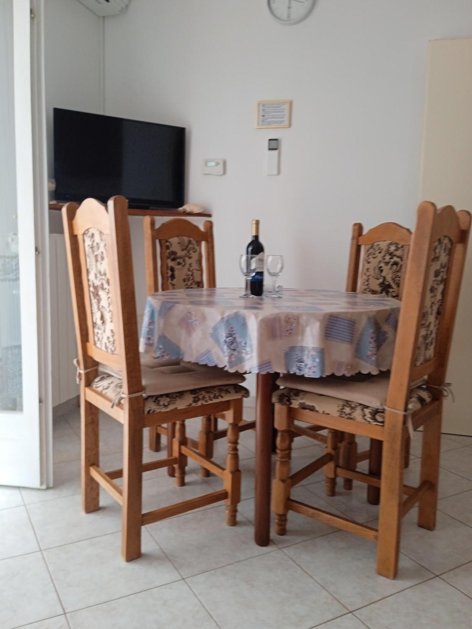 Apartmani Vesna Lun  Ngoại thất bức ảnh