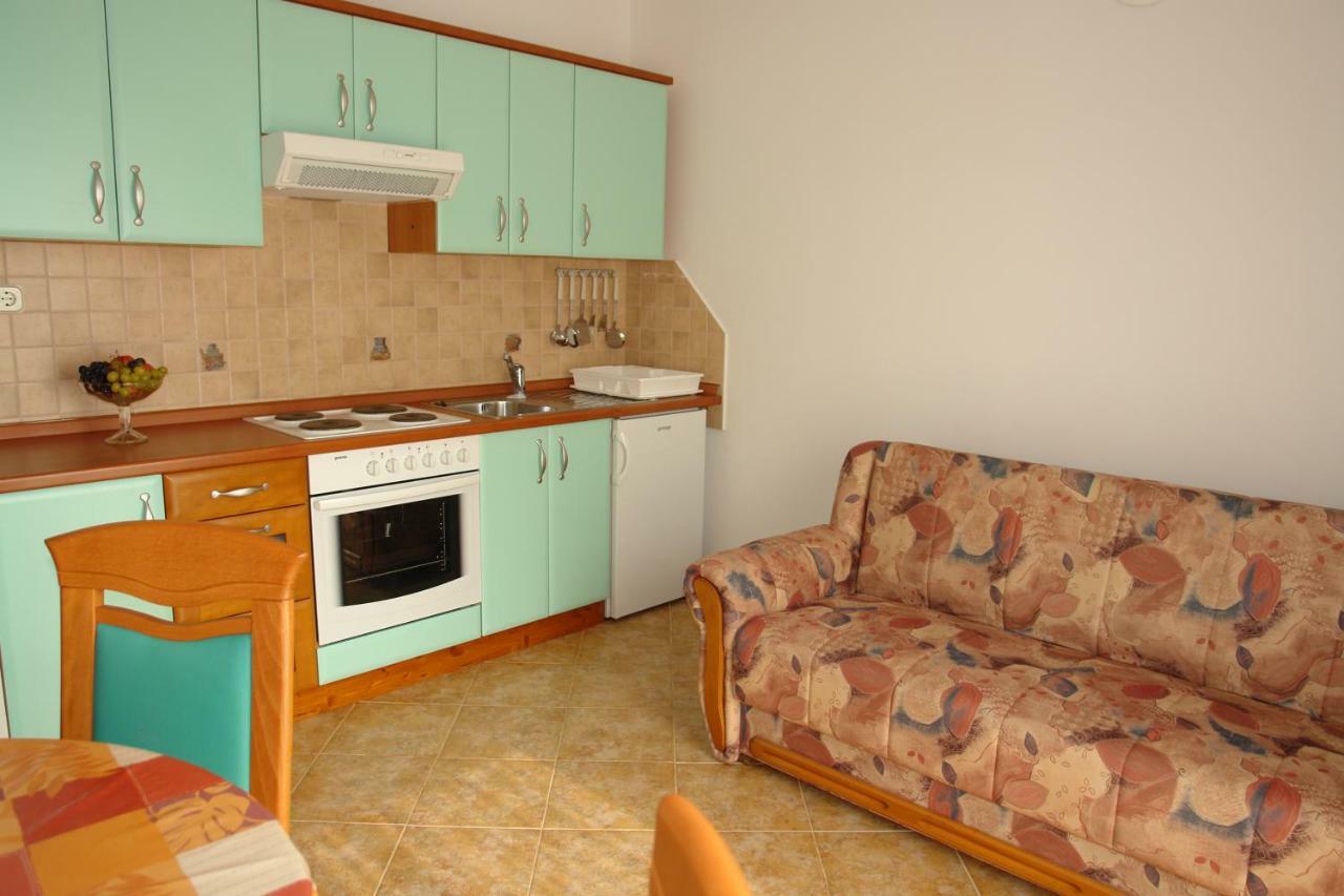 Apartmani Vesna Lun  Ngoại thất bức ảnh